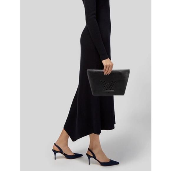 Louis Vuitton LV Twist Clutch in Black Epi Leather*BEAUTIFUL CLUTCH - Picture 1 of 11